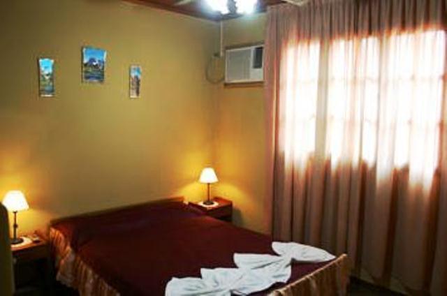 Residencial Arcoiris Hotel Puerto Iguazú Quarto foto