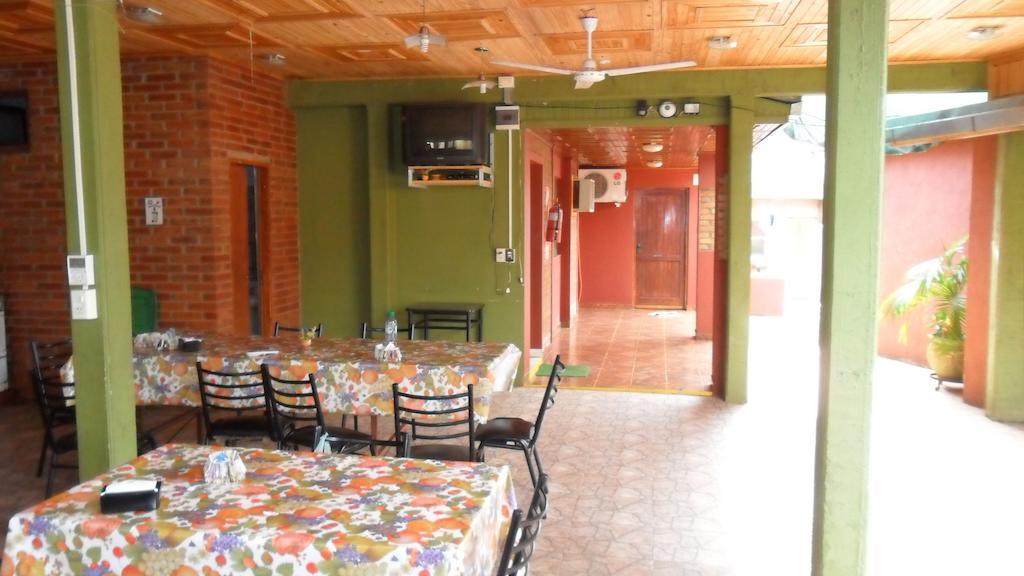 Residencial Arcoiris Hotel Puerto Iguazú Quarto foto